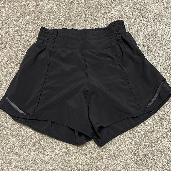 Lululemon Hotty Hot Shorts HR 4” Black Sz 4 - Picture 4 of 8